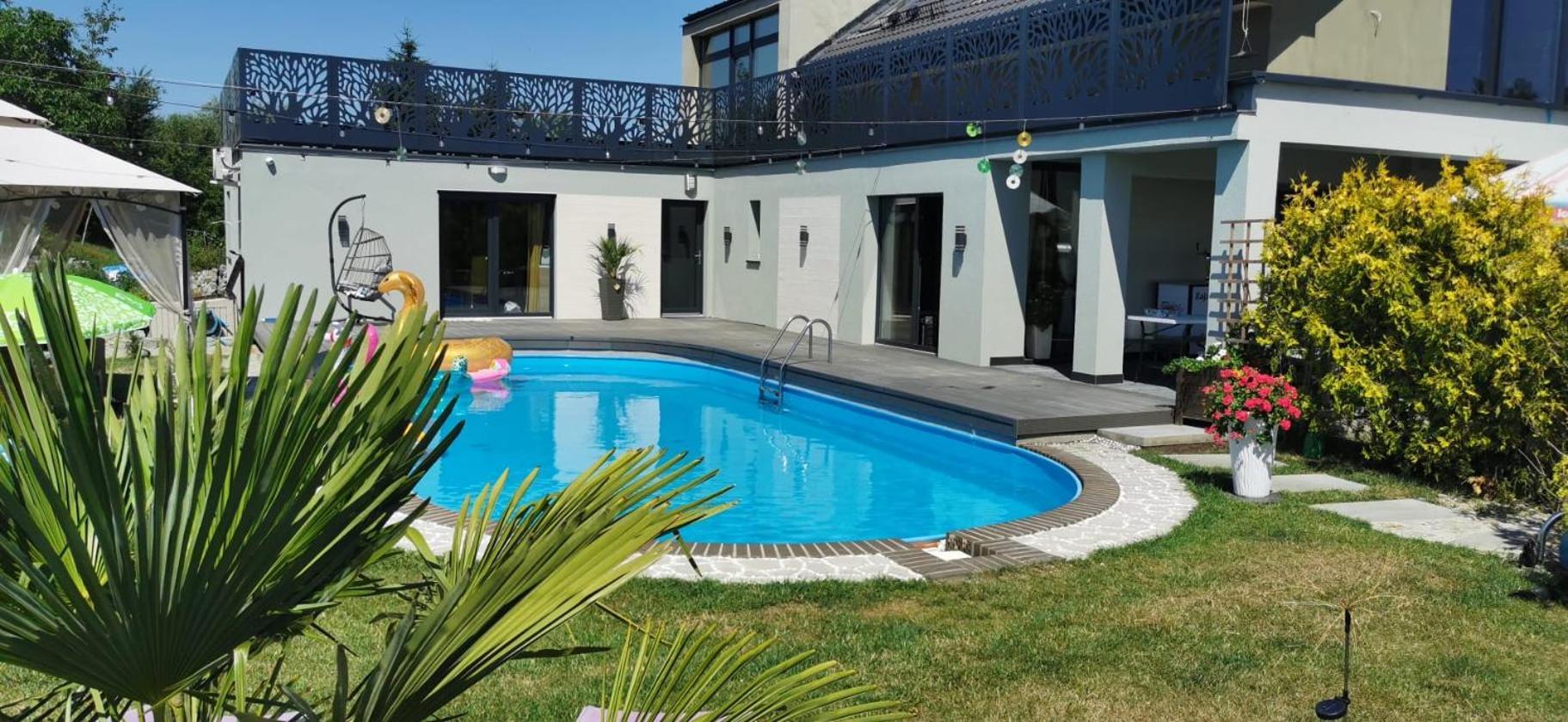Zajazd U George'A Ziebice Exterior foto